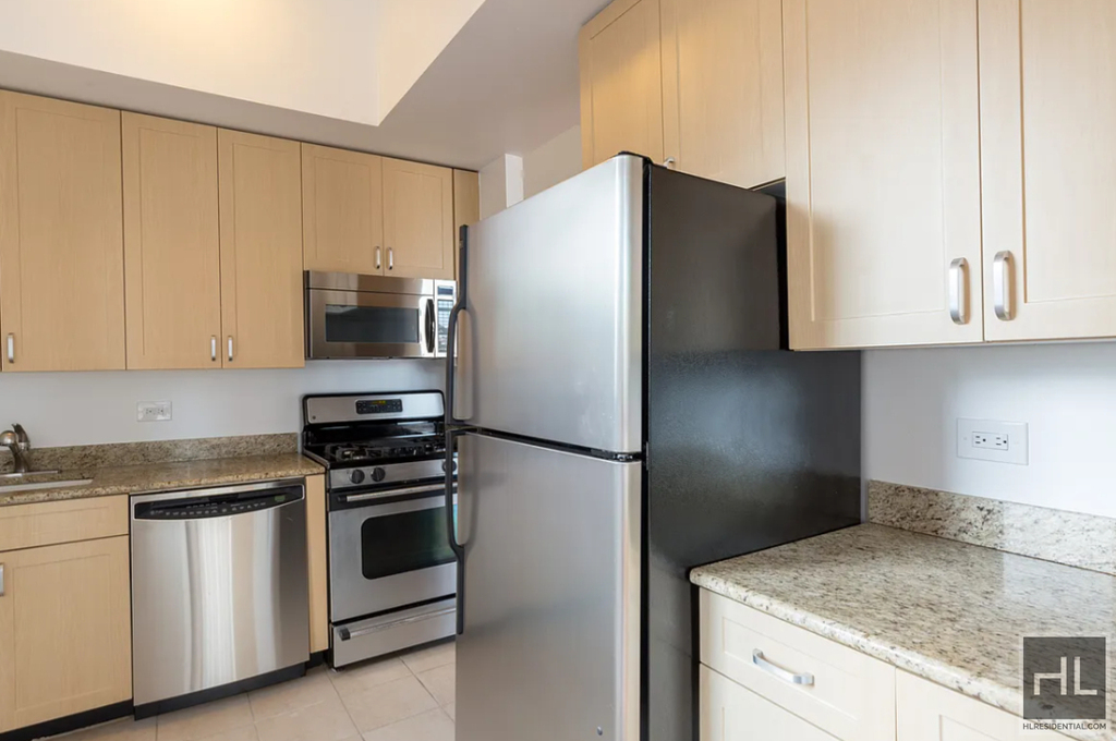 West 48 Street - Photo 2