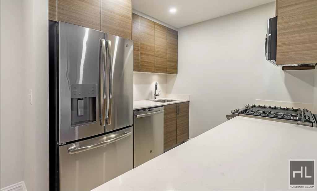 West 48 Street - Photo 2