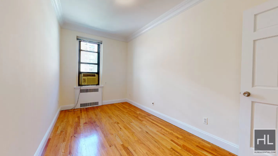 East 78 Street - Photo 1