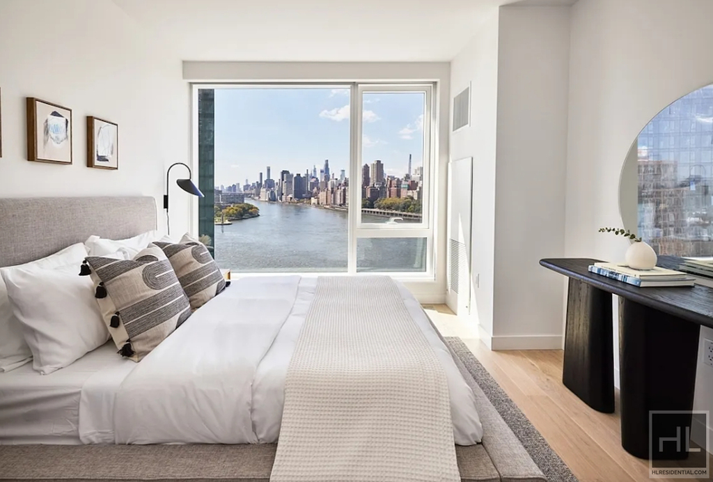 Halletts Point, Long Island City, Ny 11102 - Photo 2