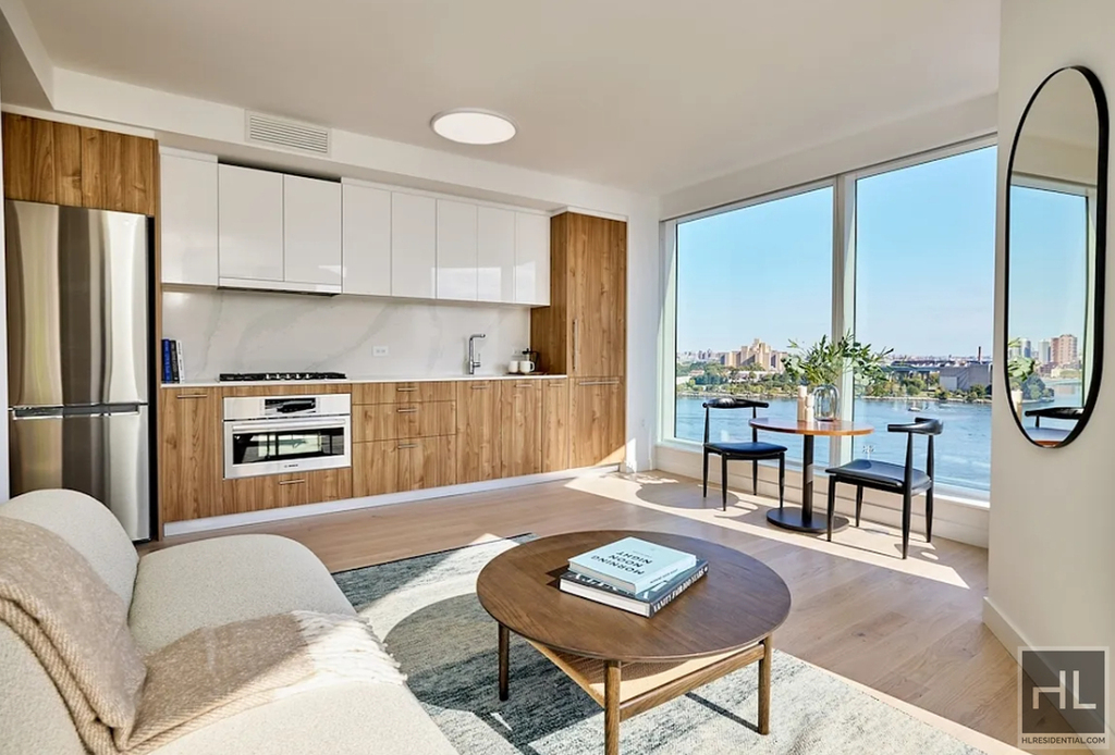 Halletts Point, Long Island City, Ny 11102 - Photo 1
