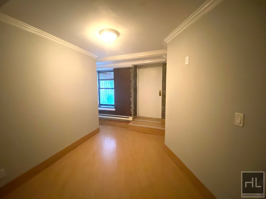 East 13 Street - Photo 4