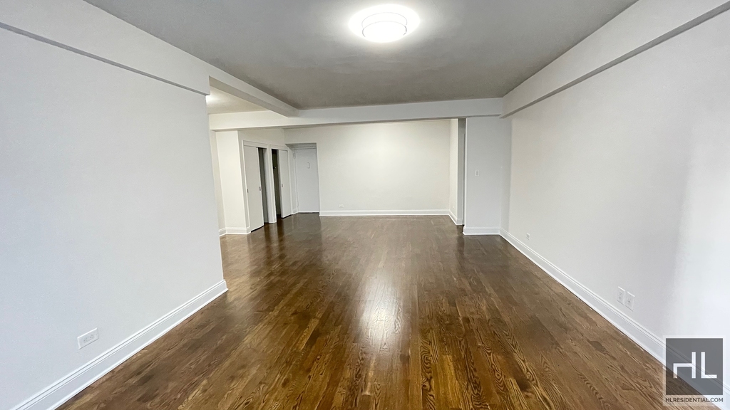 East 69 Street - Photo 1