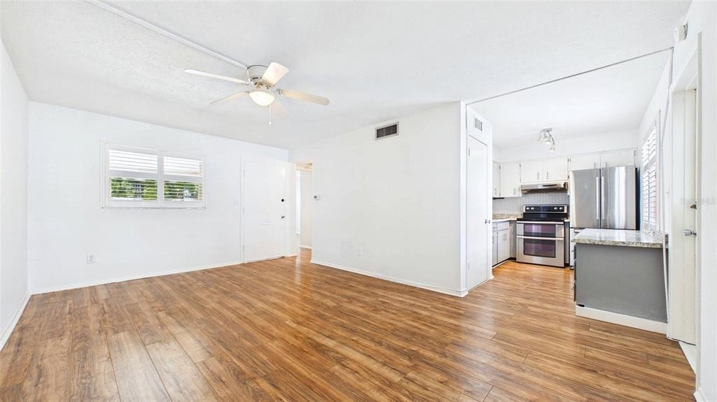 325 Sky Loch Drive W - Photo 8
