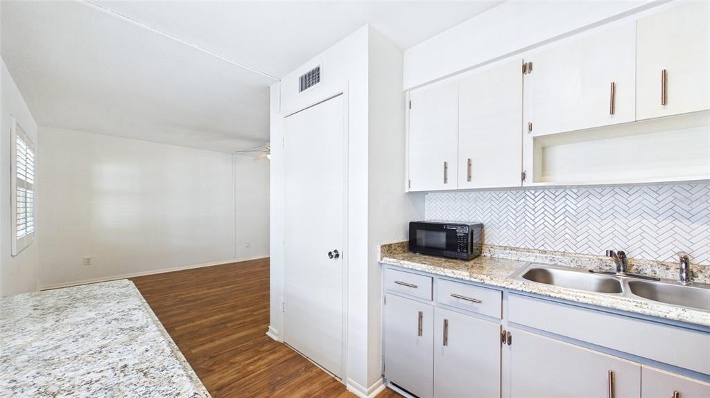 325 Sky Loch Drive W - Photo 14