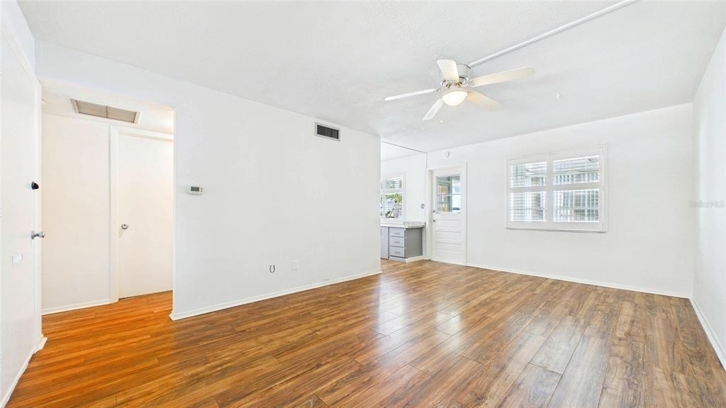 325 Sky Loch Drive W - Photo 6