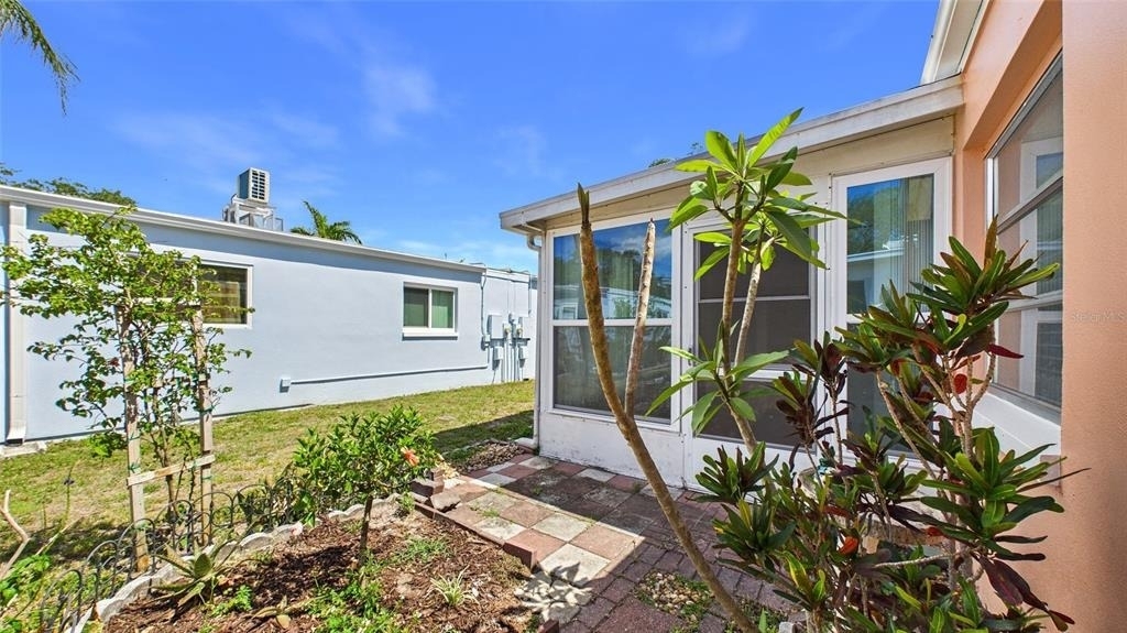 325 Sky Loch Drive W - Photo 25