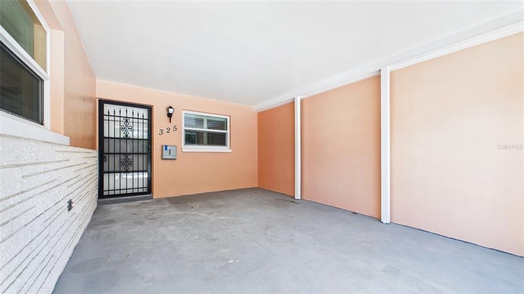 325 Sky Loch Drive W - Photo 4