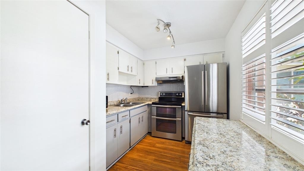 325 Sky Loch Drive W - Photo 10
