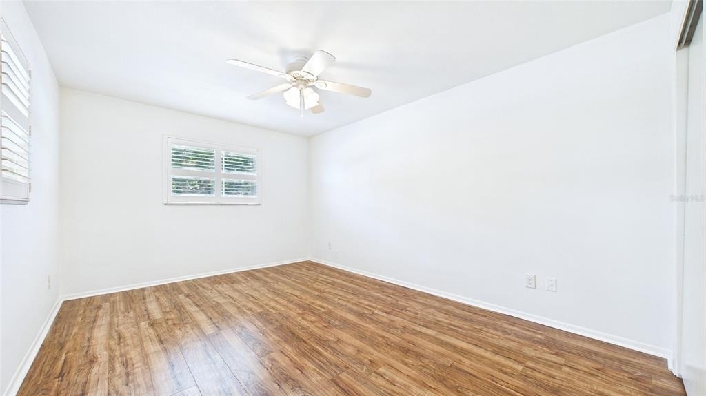 325 Sky Loch Drive W - Photo 15