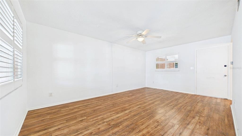 325 Sky Loch Drive W - Photo 7