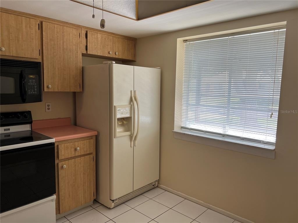 2225 Lark Circle W - Photo 4