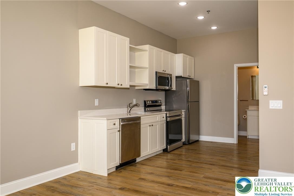 1012 2nd Street - Photo 10