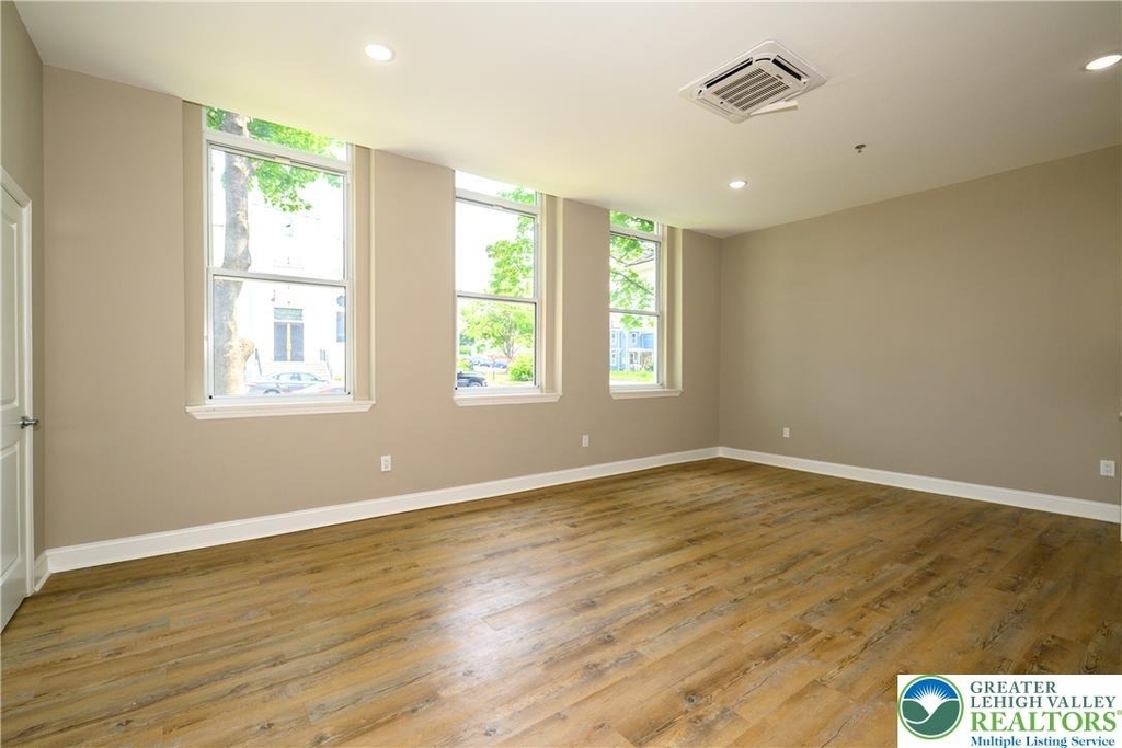 1012 2nd Street - Photo 15