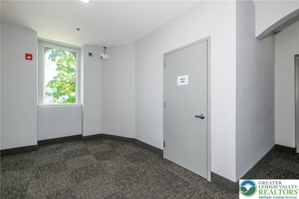 1012 2nd Street - Photo 9