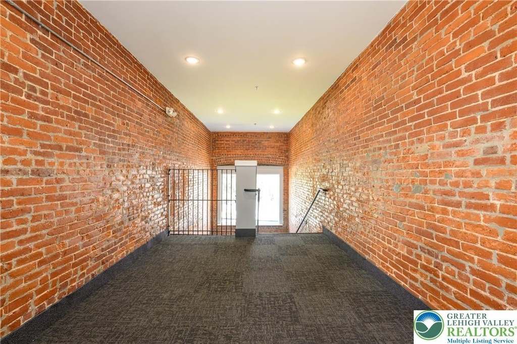 1012 2nd Street - Photo 3