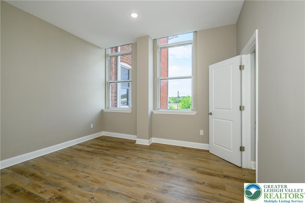 1012 2nd Street - Photo 20