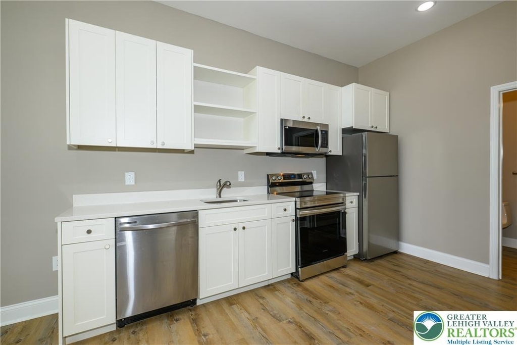1012 2nd Street - Photo 12