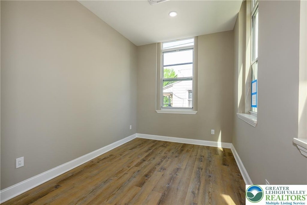 1012 2nd Street - Photo 20