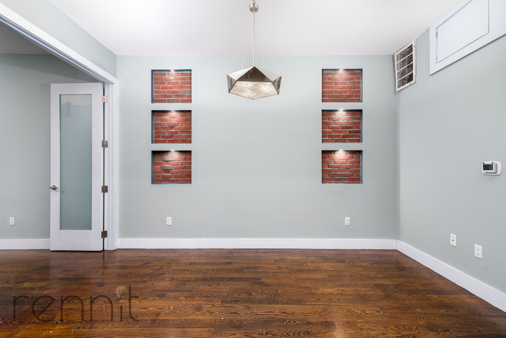 1160 Halsey Street - Photo 0