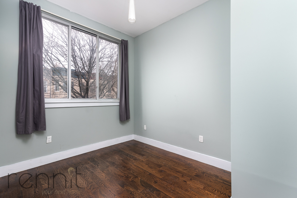 1160 Halsey Street - Photo 2