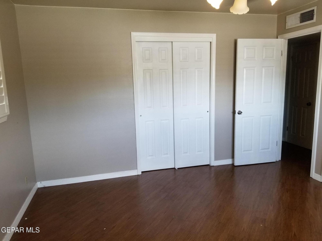 3301 Greenock Street - Photo 12
