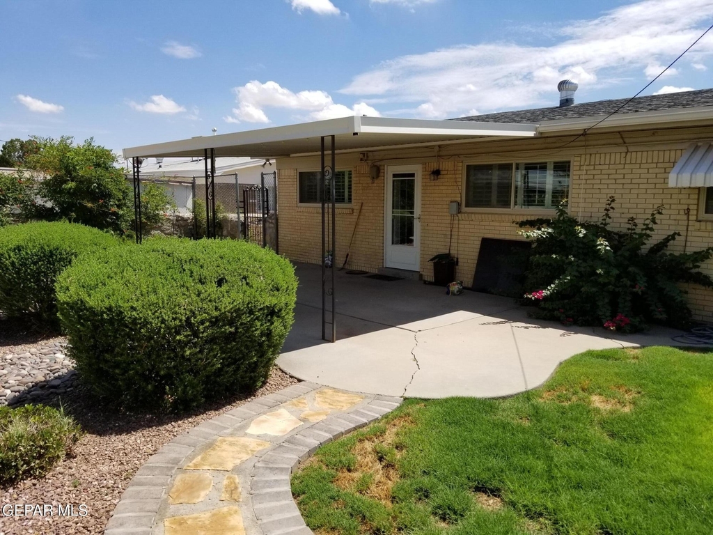 3301 Greenock Street - Photo 23