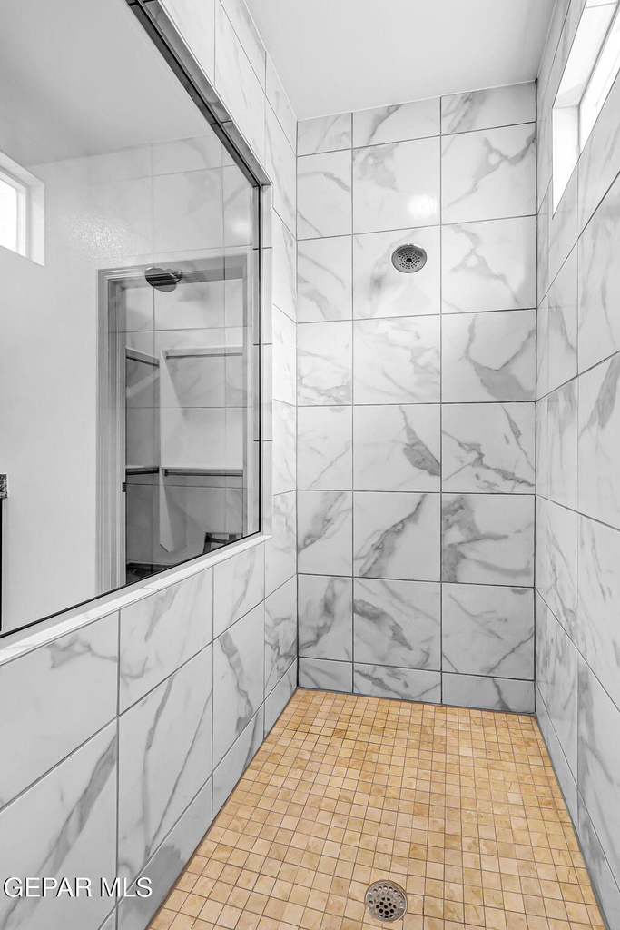 1657 Asbury - Photo 9