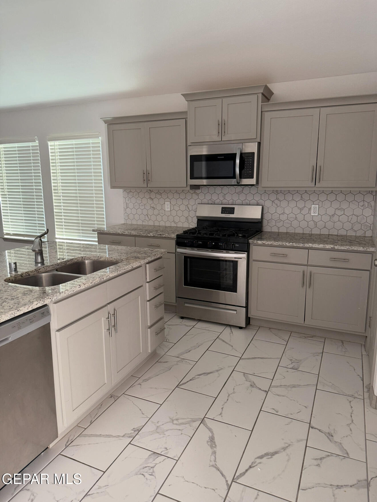 364 Frodsham Street - Photo 1