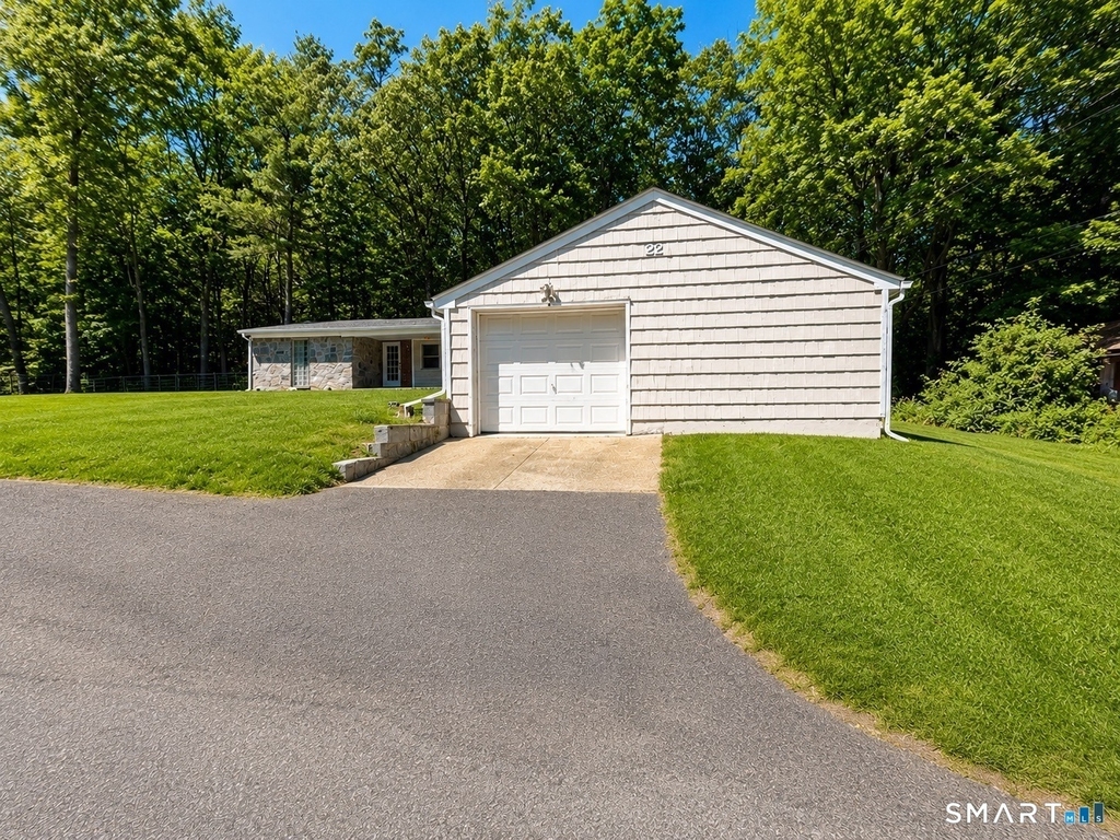 22 Circle Drive - Photo 3