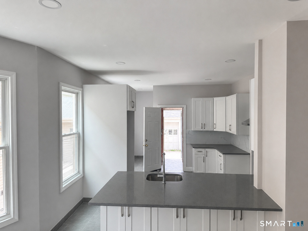 139 Whitney Avenue - Photo 4