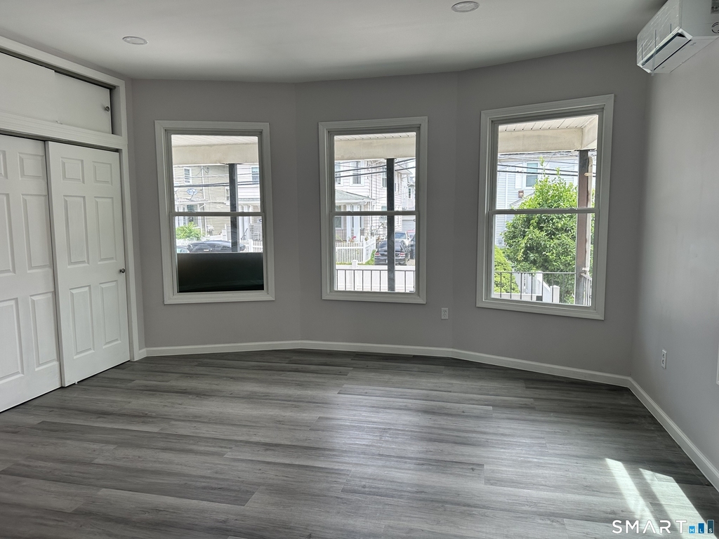 139 Whitney Avenue - Photo 2