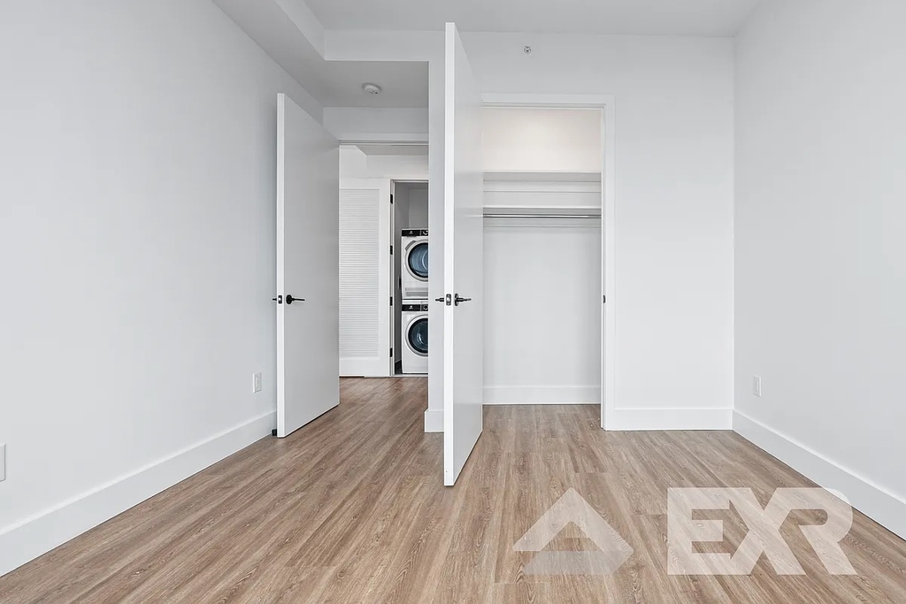 2230 Cropsey Avenue - Photo 10