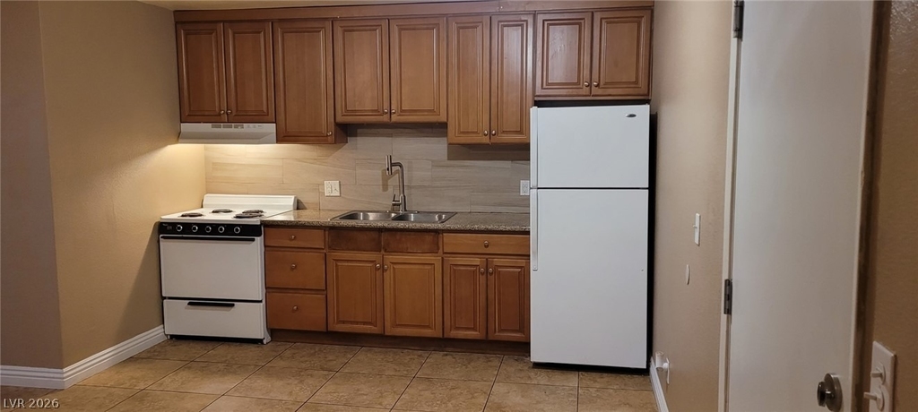 305 N 10th Street - Photo 1