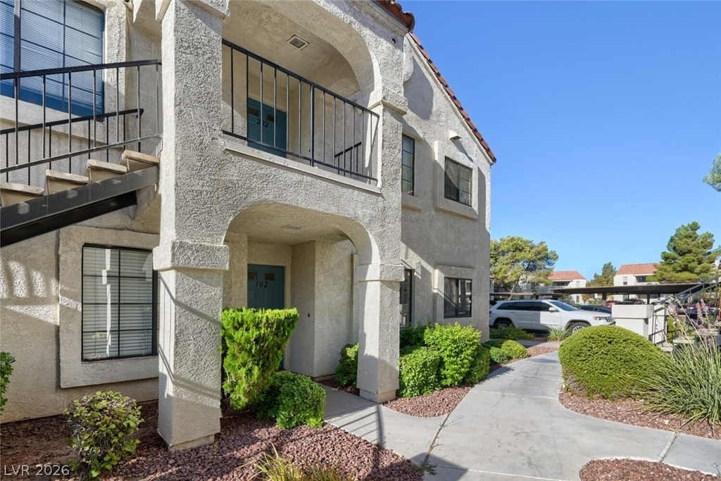 4860 Nara Vista Way - Photo 2