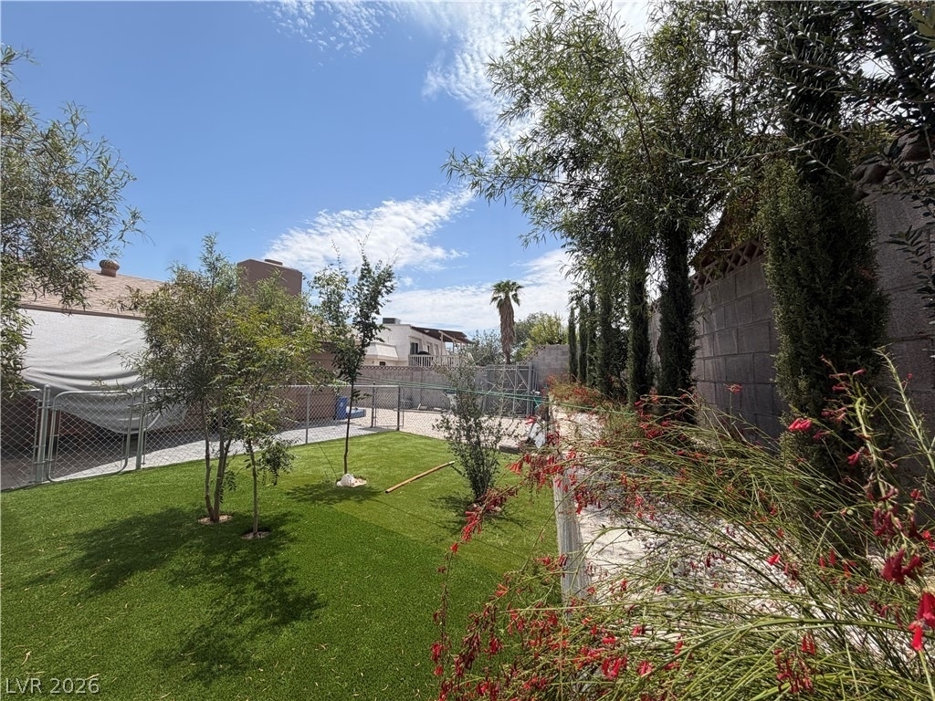 204 Breeze Street - Photo 4