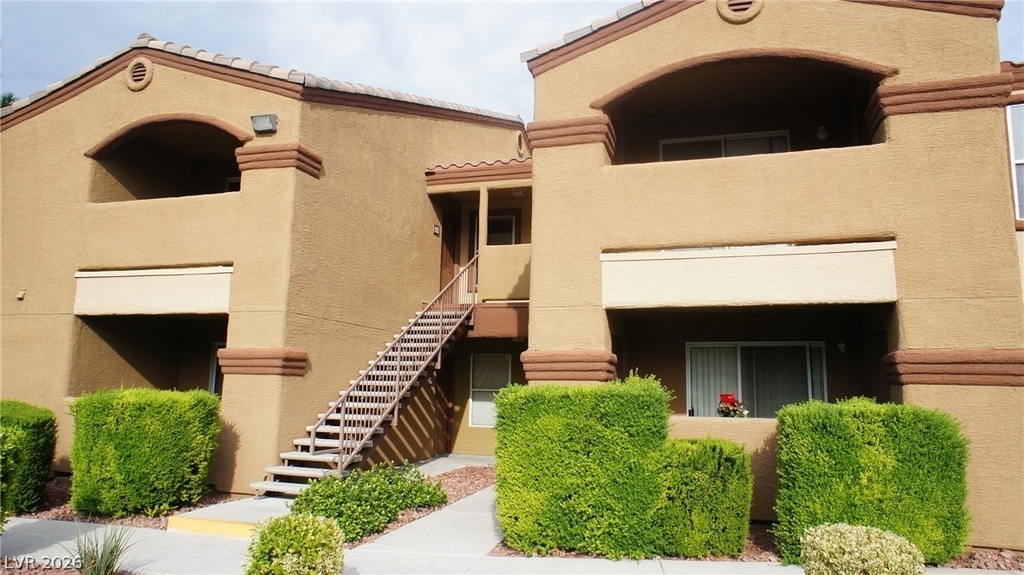 5055 W Hacienda Avenue - Photo 0