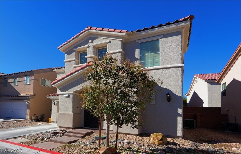 715 Shadwell Street - Photo 2