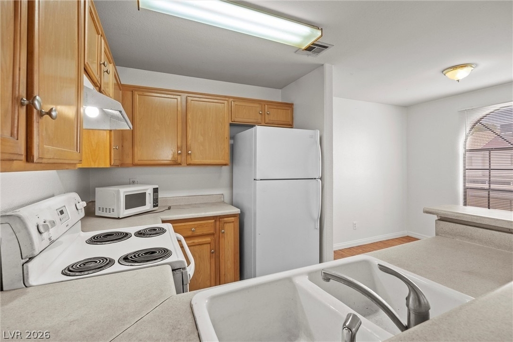 2972 Juniper Hills Boulevard - Photo 6