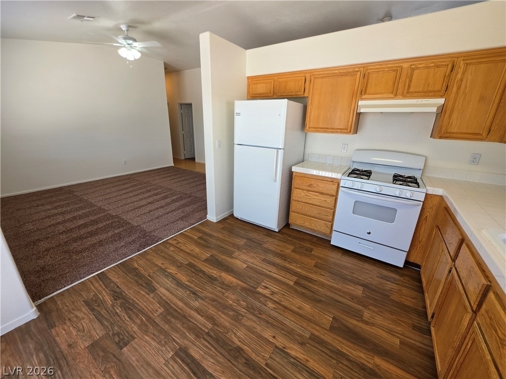 1154 Point Success Avenue - Photo 2