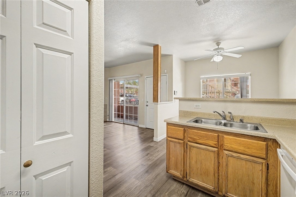 4730 Craig - Photo 11