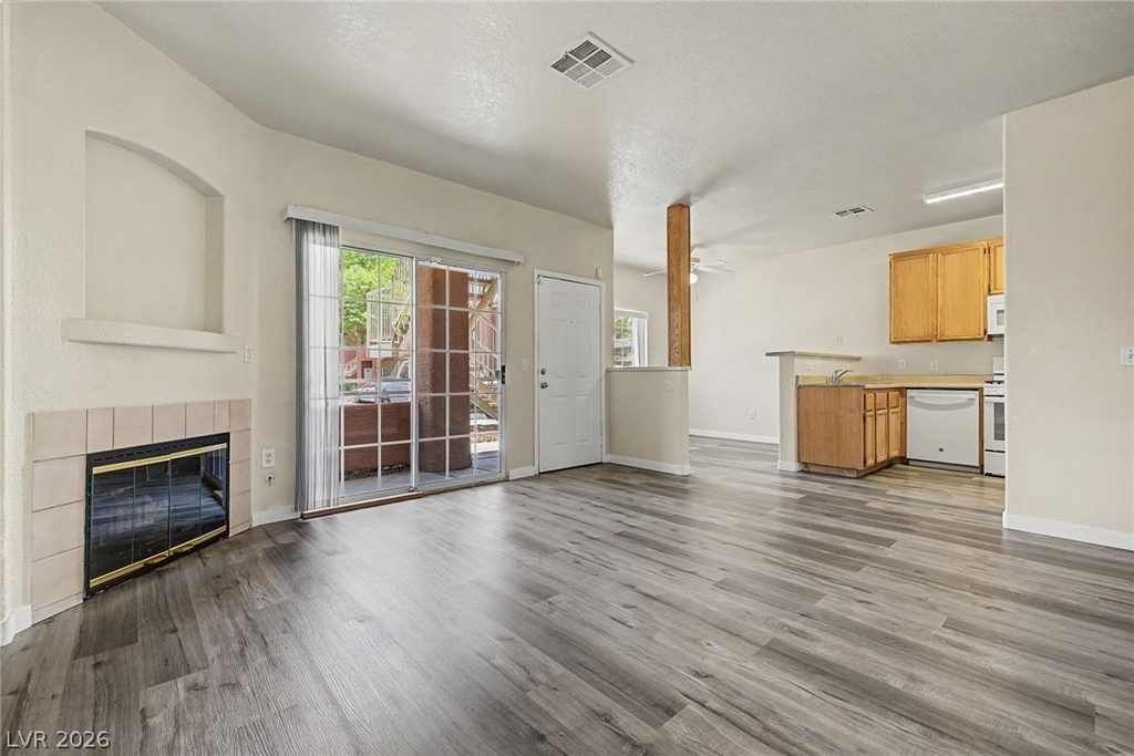 4730 Craig - Photo 5