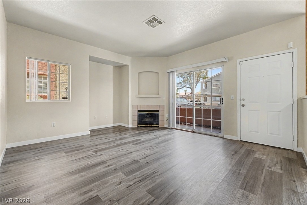 4730 Craig - Photo 4