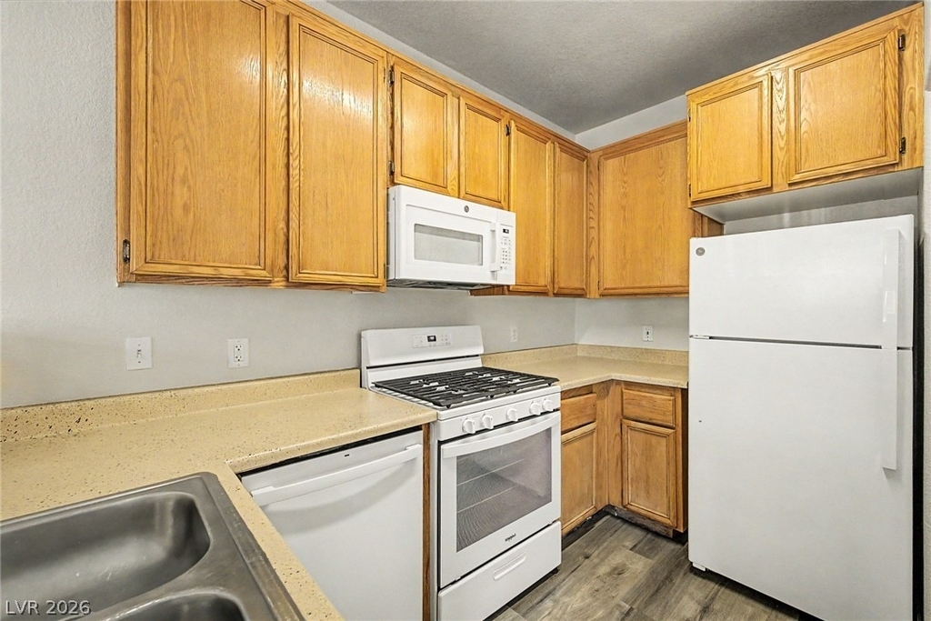 4730 Craig - Photo 10
