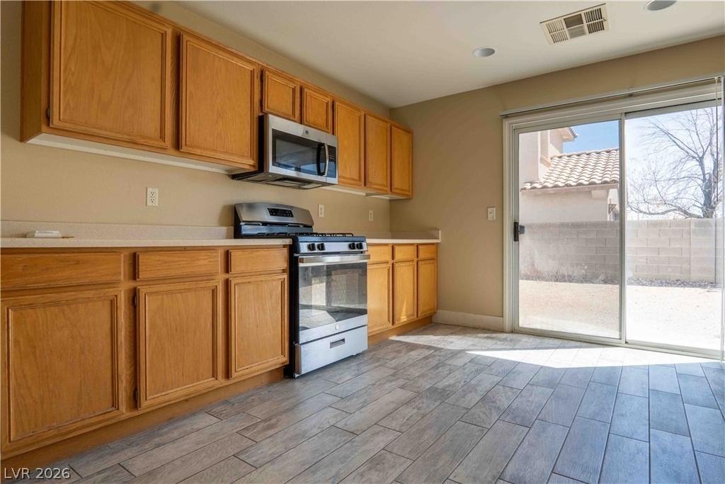 5558 Rollins Street - Photo 5