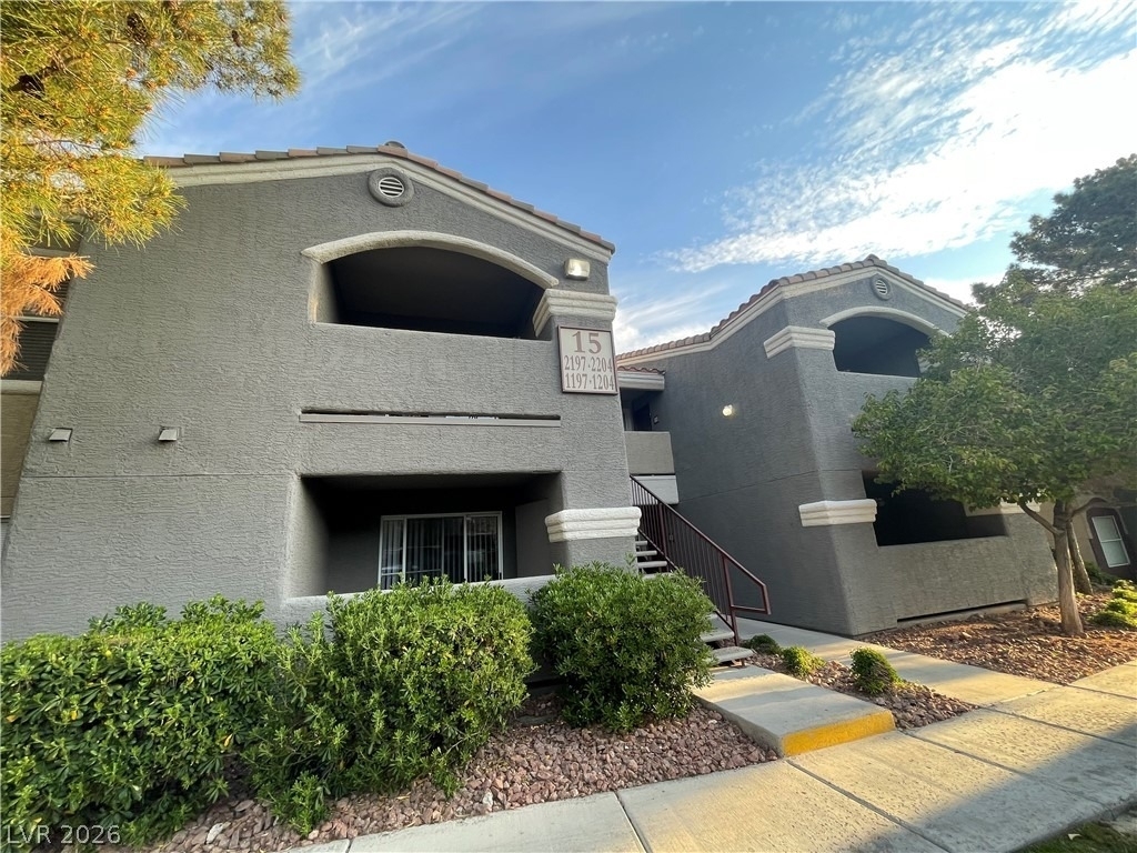 5055 W Hacienda Avenue - Photo 0
