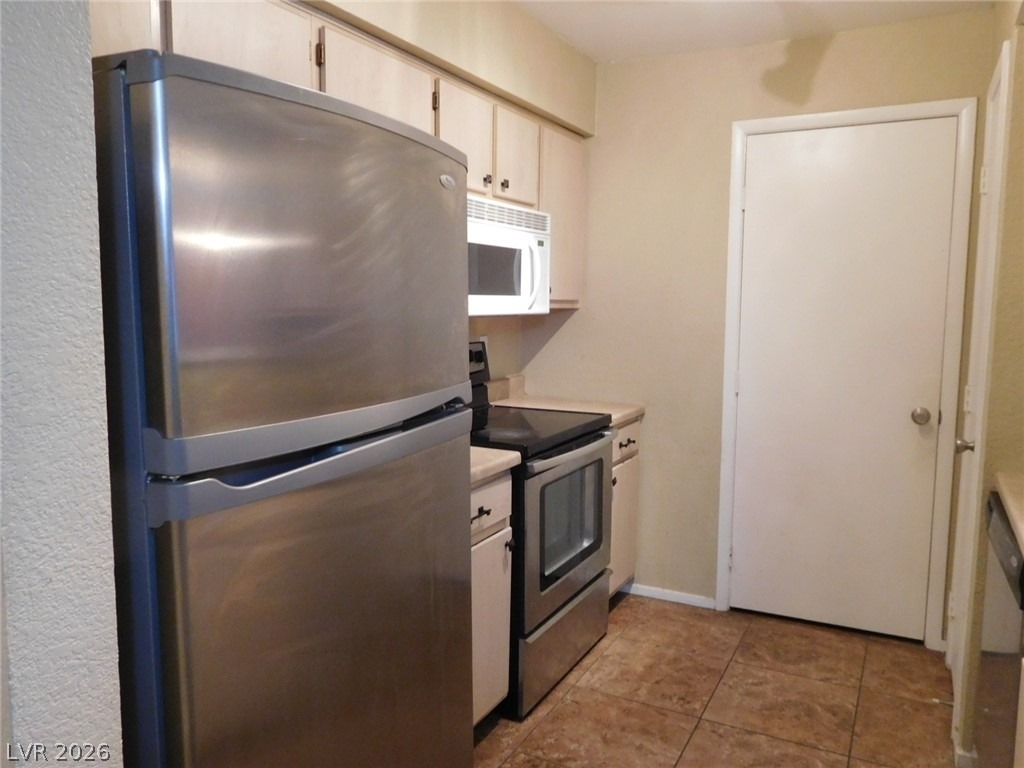 8101 Flamingo Road - Photo 7