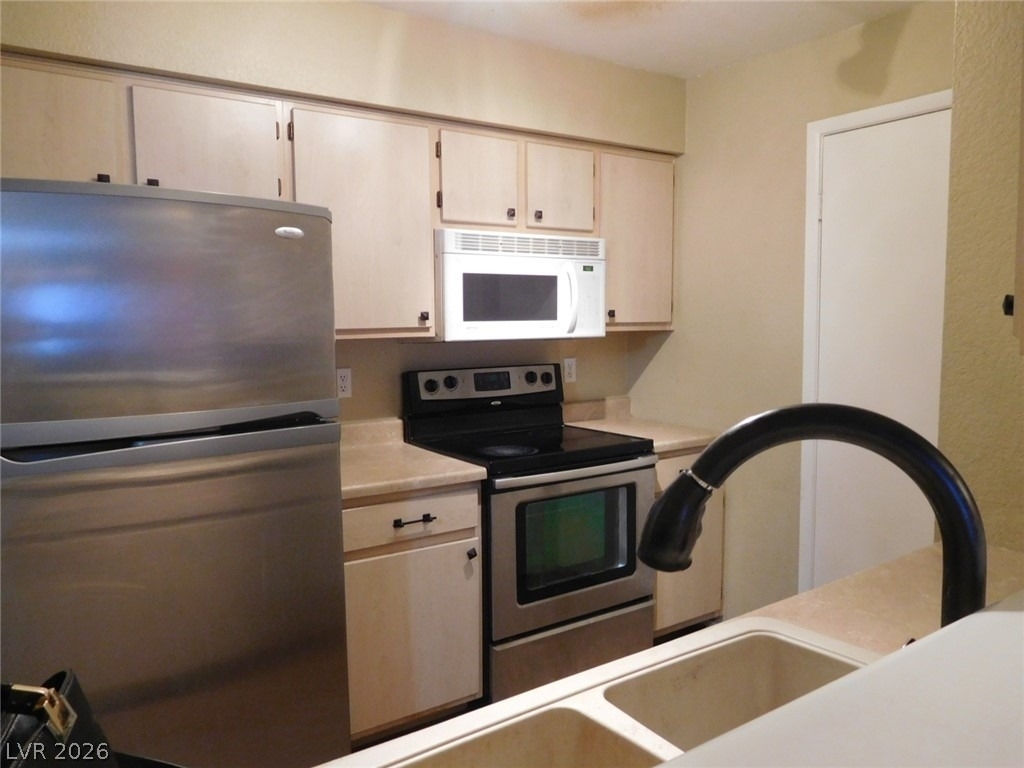 8101 Flamingo Road - Photo 8