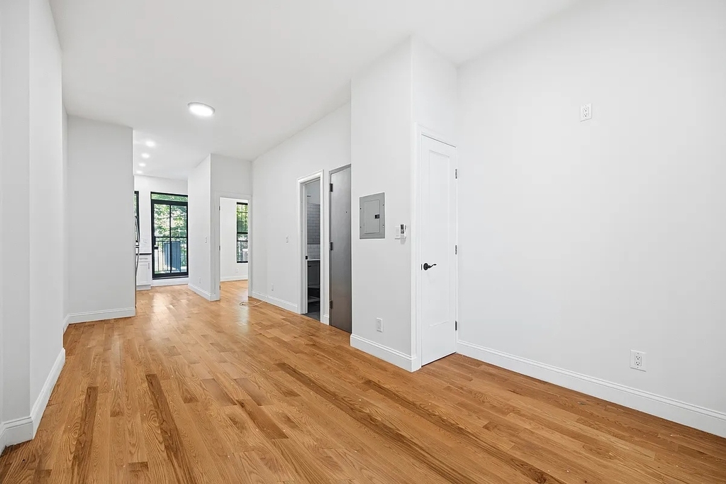 521 Decatur Street - Photo 3