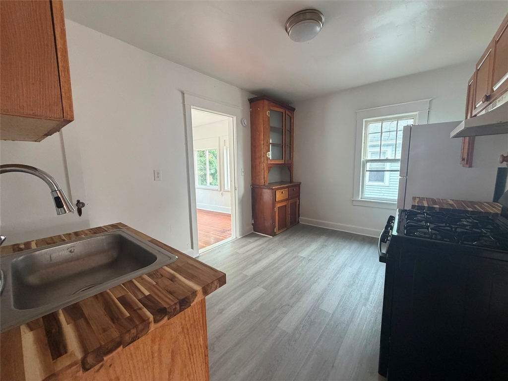 79 Baker Street - Photo 1